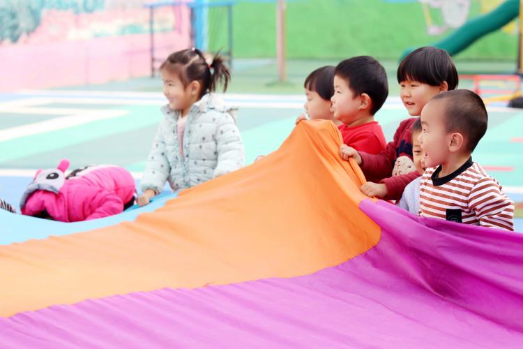 杭州發(fā)首張托育機(jī)構(gòu)“非民”登記證，將探索五種服務(wù)模式
