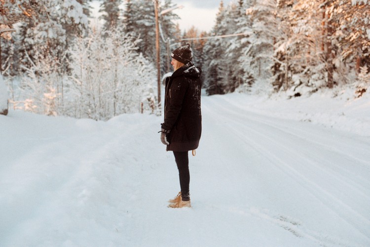 “冰花男孩”家申貧被拒 新京報(bào)：讓情歸情理歸理