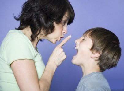 脾氣暴躁的孩子與爸媽有關(guān) 看看你是否就在犯錯中