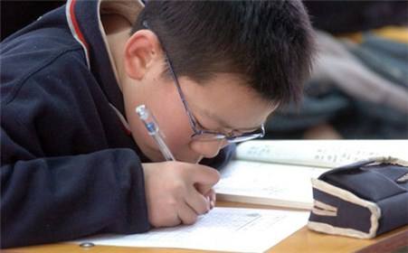 電子時代如何保護(hù)兒童的眼睛 這4招要謹(jǐn)記