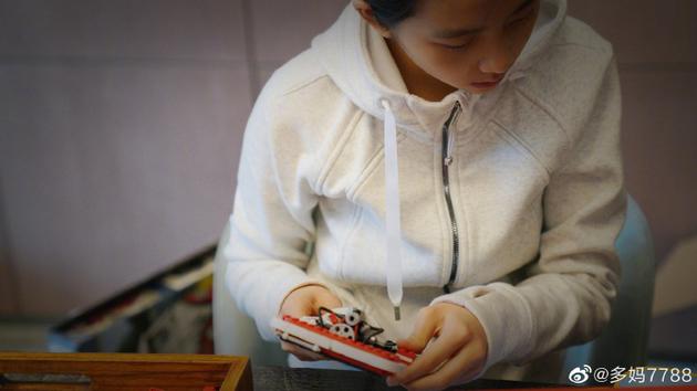 宅家這么久 黃多多把積木都拼完了