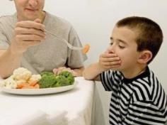 偏食都是慣出來的萬不能縱容 對(duì)寶寶造成的影響那么多