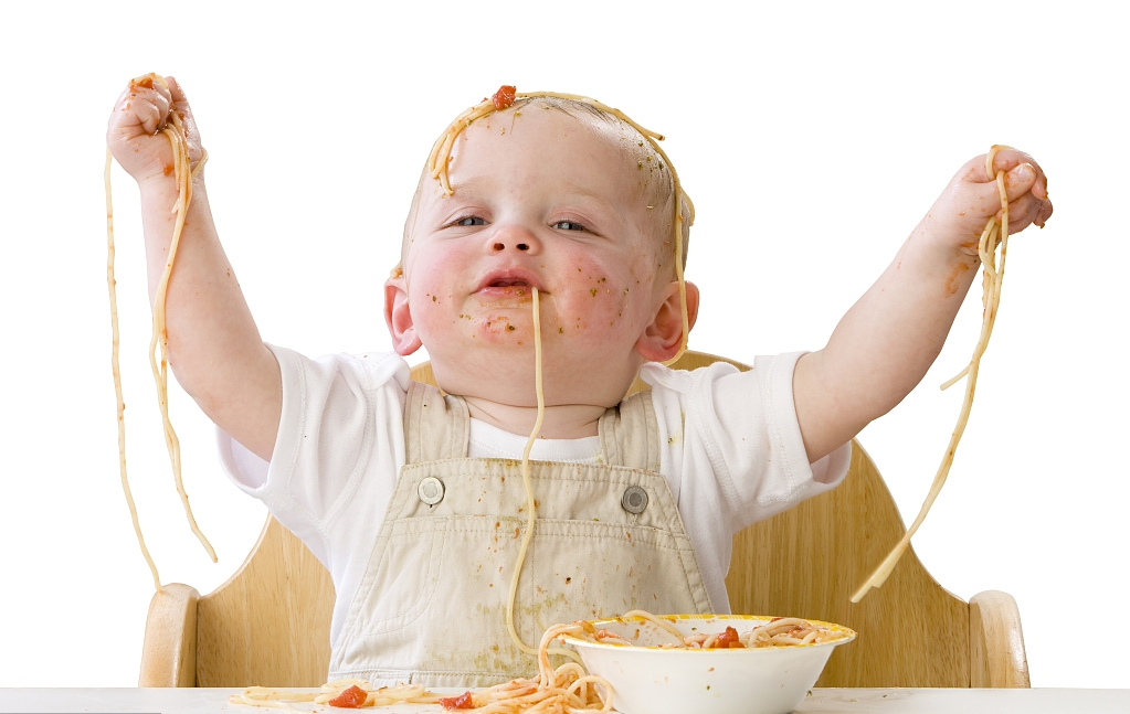 如何通過BLM進(jìn)食法讓寶寶學(xué)會自己吃飯