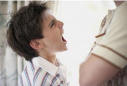 經(jīng)常吼孩子會有什么影響 如何教育好孩子呢？