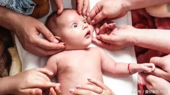 不敲房門的父母有多“可惡 注重孩子隱私很重要