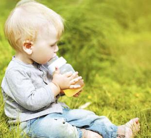 寶寶不能喝果汁 鮮榨純果汁也不行？