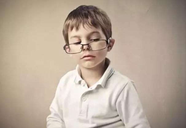 近視常常說你了解小孩遠(yuǎn)視嗎？是正常的嗎?