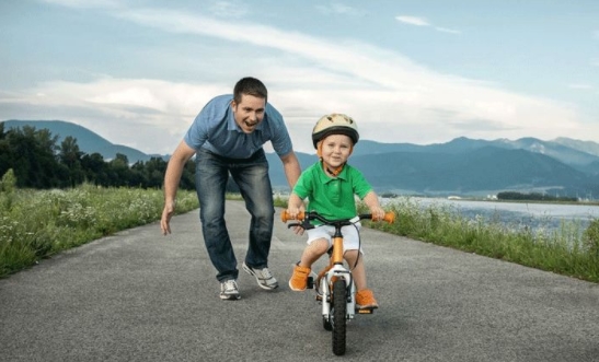 孩子學(xué)會(huì)適度依賴并不是壞事 父母不必強(qiáng)制阻止