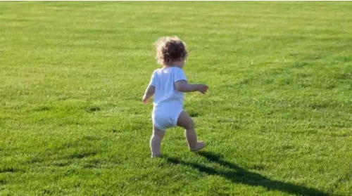 寶寶這4種走路姿勢(shì) 家長(zhǎng)一定要糾正