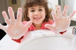 寶寶不洗手有很多危害 要讓寶寶養(yǎng)成洗手習慣