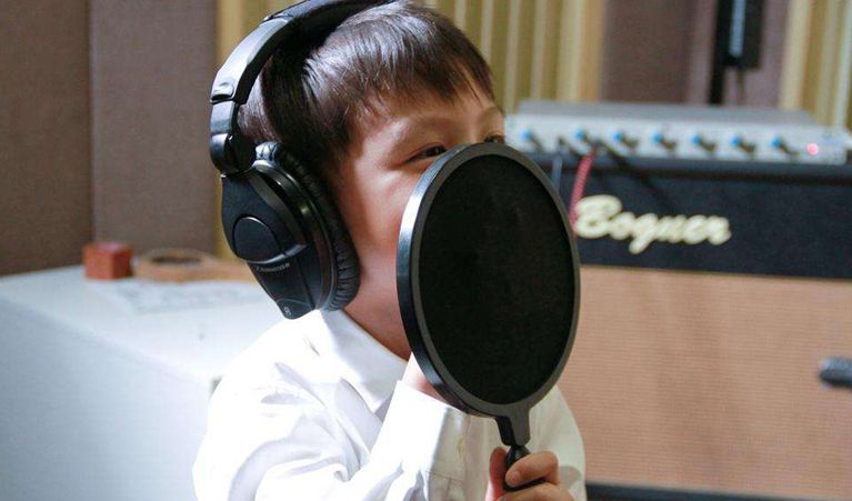 換個(gè)方法用這三招 輕松讓孩子聽(tīng)你的