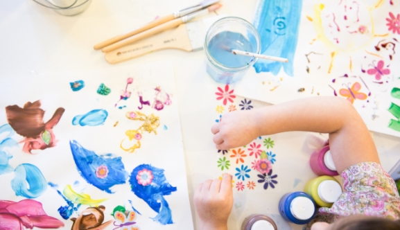 少兒美術(shù)，創(chuàng)意比“畫(huà)得像”更重要！