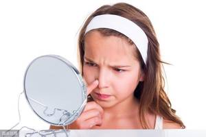 天氣升溫戴口罩悶熱還長(zhǎng)痘 “摘”還是“戴”看看專(zhuān)家建議