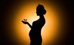 疫情肆虐中降生的新生命，美國媽媽在西班牙產(chǎn)子的故事