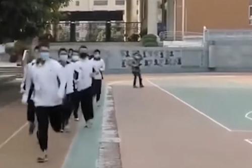個別學校發(fā)生運動猝死 海南要求體育課保持間距不戴口罩