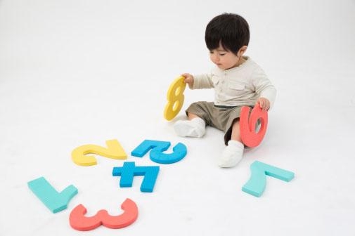 幾歲開始教寶寶識(shí)字最好？才不會(huì)錯(cuò)過最佳智力發(fā)育期