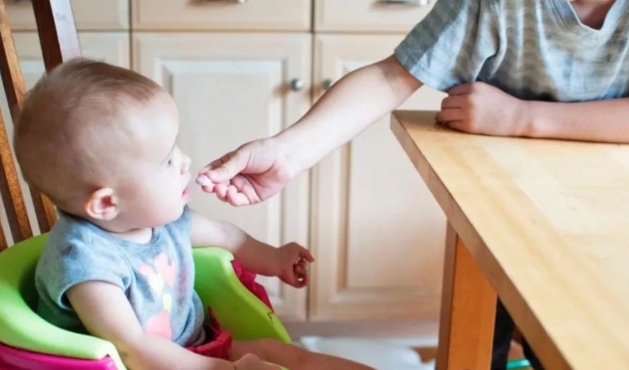 夏天寶寶不吃飯 可能是這四個壞習(xí)慣引起的