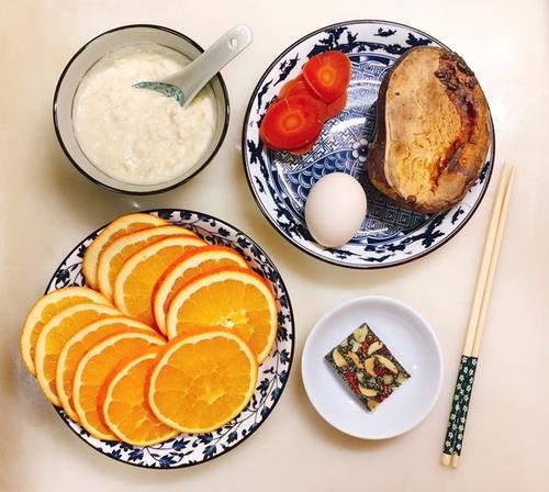 每天喝牛奶卻營(yíng)養(yǎng)不良 早餐奶屬于牛奶中的地溝油?