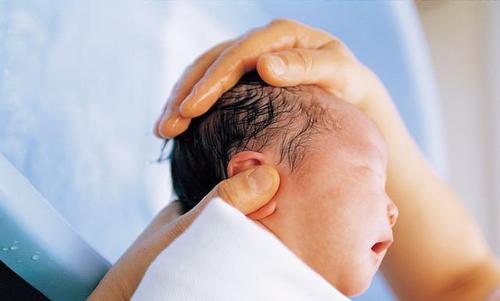 家長必知：寶寶洗澡不可過度清洗的五個(gè)部位