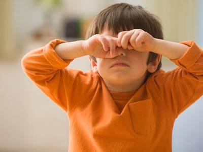 這些東西對孩子眼睛有害 家長們一定要注意