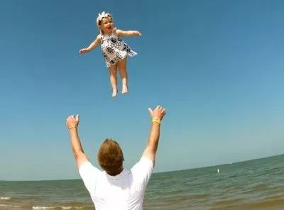 快停下！你家的寶爸有沒有給孩子做這項(xiàng)親子活動？