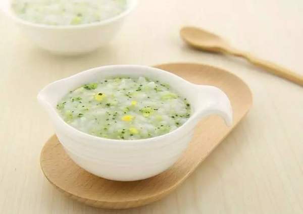 給寶寶添加輔食時常見的幾個誤區(qū)，看看你做過嗎？