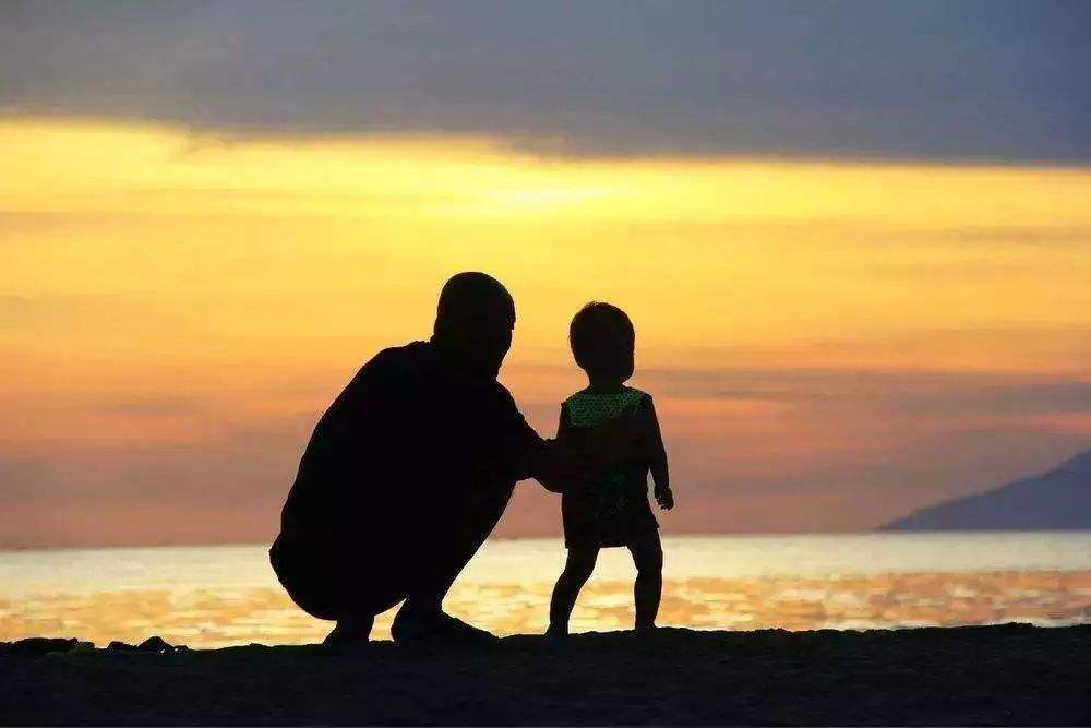 給寶寶更好的教育，一定要讓爸爸來(lái)完成這三件事