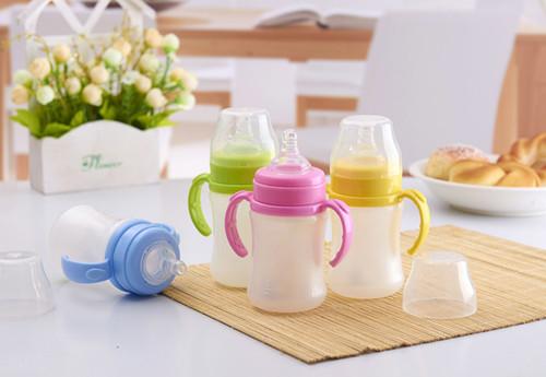 你是這樣給孩子洗奶瓶的嗎？千萬(wàn)別這樣做了！