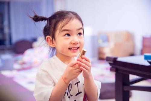 親貝觀察丨為什么明星的女兒，往往長大都好看了？