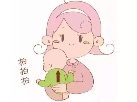 親貝網(wǎng)小編推薦3種拍嗝姿勢，新手寶媽一定要學(xué)會