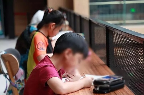 用金錢激勵孩子學習，有哪些“副作用”家長要知道