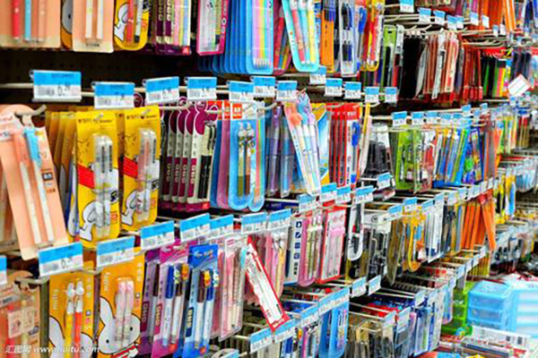 你家老人接孩子放學(xué)有這三種習(xí)慣嗎？早晚會(huì)害了娃