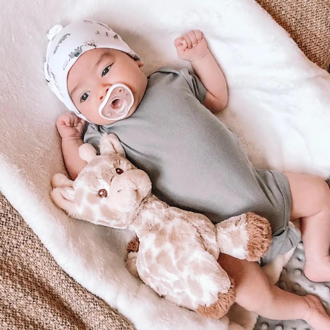 不知道如何挑選奶瓶？這款奶瓶完美滿足你的所有需求！