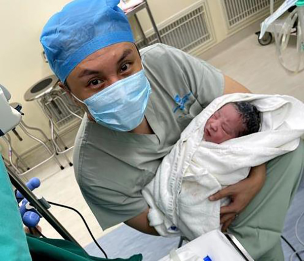 朱楨官宣二胎得子，網(wǎng)友：高顏值父母的新生兒也這么丑