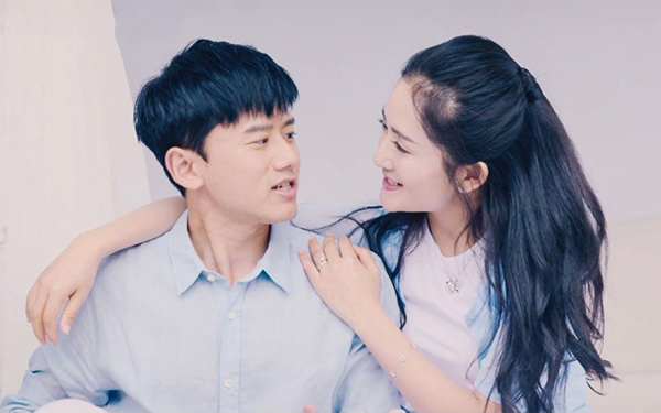 謝娜官宣懷上二胎，剪短發(fā)迎接新生命