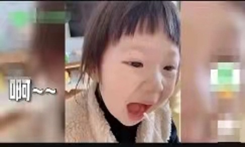 寶媽幫萌娃提前“預(yù)習(xí)”核酸檢測，萌娃成功做到了，點(diǎn)贊！