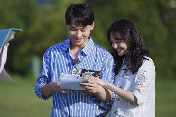 張恒爆料鄭爽代孕兩個孩子，全網(wǎng)震驚