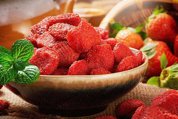 這些看著干凈的零食其實非常臟，家長還常買給孩子吃