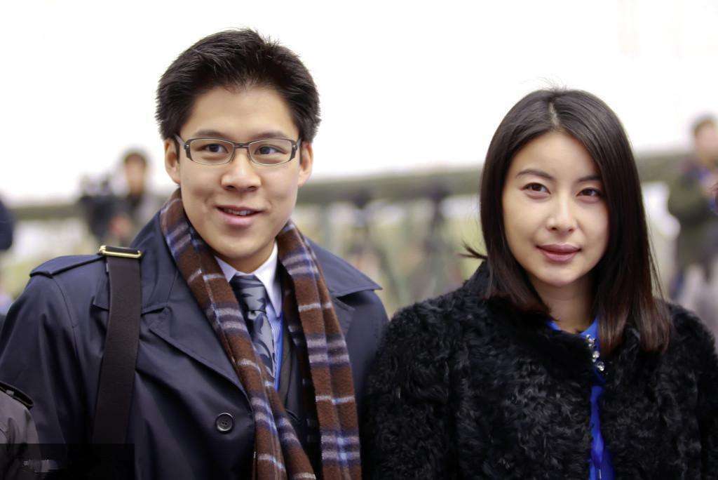 郭晶晶一家慶祝女兒2歲生日，霍啟剛舉動被網(wǎng)友怒贊