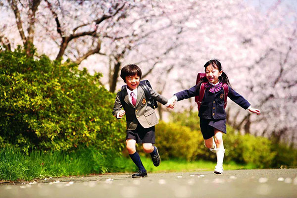 孩子起床總是磨磨蹭蹭？媽媽們一定要get這個(gè)技能