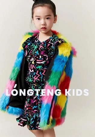 董璇女兒拍寫真被贊 親貝網(wǎng)小編教你如何在家拍寫真