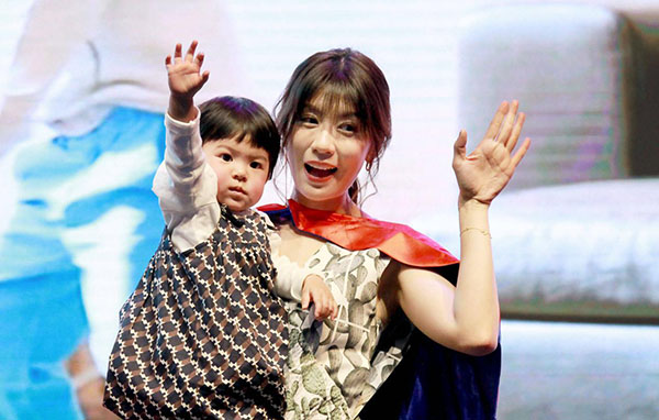 賈靜雯女兒竟然弱視600度！弱視的矯正方法你了解嗎？