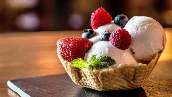 春節(jié)在家?guī)蓿詈脛e買這幾種零食