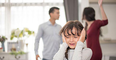 有這樣的父母，再聰明的孩子也會(huì)變傻