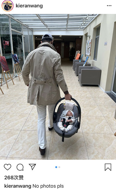 朱珠老公曬滿月女兒，小公主酣睡模樣軟萌可愛