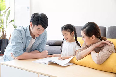 怎樣才能養(yǎng)出溫暖健全人格的孩子？關(guān)鍵在于家庭教育