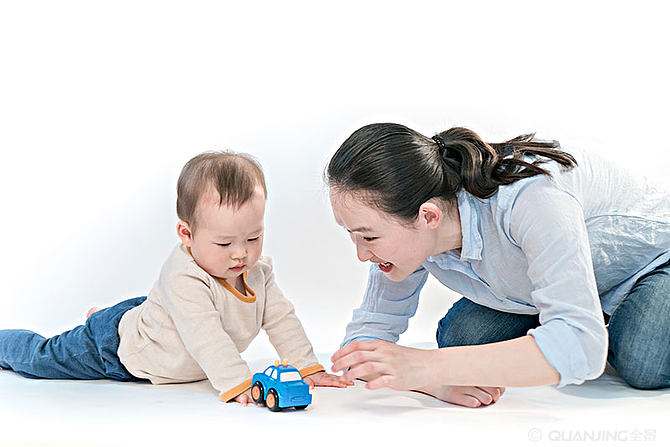 秦昊因女兒被欺負(fù)落淚上熱搜，有這6個特點的孩子，長大后容易受欺負(fù)！