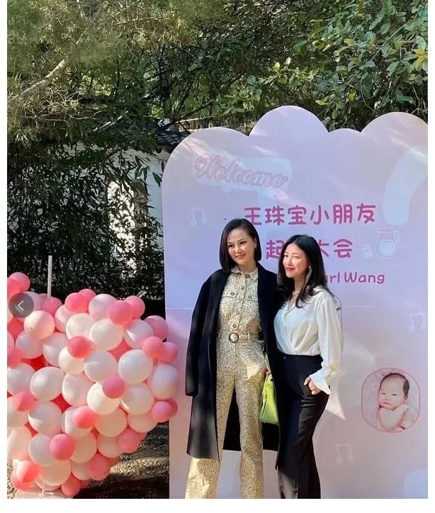 朱珠女兒名字首曝光，貴氣十足