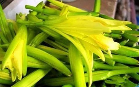 三歲前，不要給孩子吃這些，會(huì)害了他們