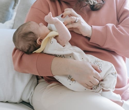 寶寶老吐奶，教你實用緩解辦法